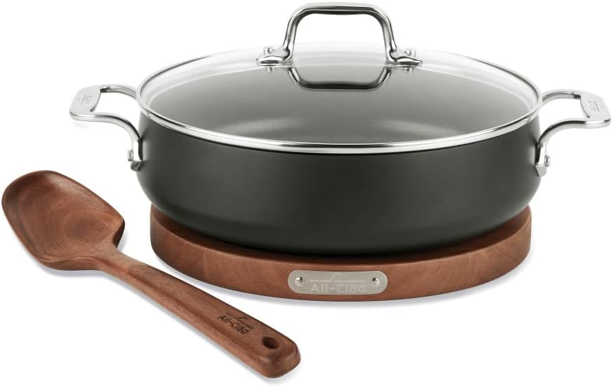 Universal Pan with Lid, Trivet and Serving spoon